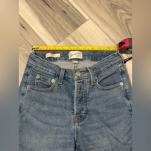 Universal Threads - Picture 2 of 8